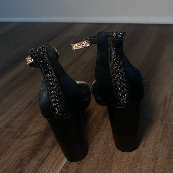 silver and black block heel. size 9. zipper back. never worn! - Picture 7 of 7